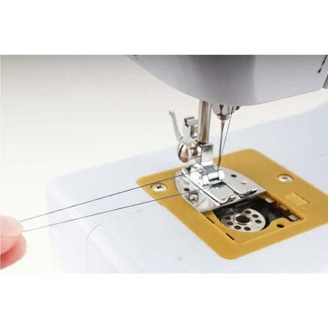 PRIXTON - Macchina Da Cucire Portatile P120 - Cassetto Per Accessori - Lampada Integrata - 16 Tipi Di Schemi - Pedale Incluso - Colore Giallo 6 PRIXTON - Macchina Da Cucire Portatile P120 - Cassetto Per Accessori - Lampada Integrata - 16 Tipi Di Schemi - Pedale Incluso - Colore Giallo - immagine 4