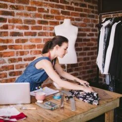 HIASDFLS Spilli A Testa Di Fiore, Spilli Da Cucito Dritti Colori Assortiti Spilli Patchwork Con Custodie Trasparenti Per Progetti Di Cucito Artigianato Da Sarta 200 Pezzi -Elettrodomestici Negozio 88133756 3